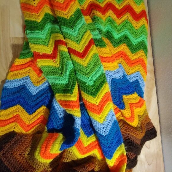Vintage Rainbow Zig Zag Pattern Knit Afghan Blanket - Picture 3 of 3